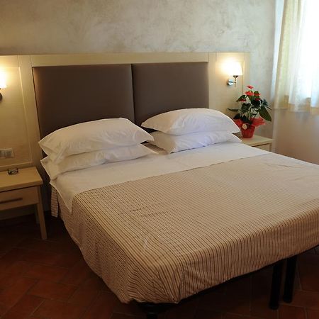 Super Relais Stella Hotel Синя Екстериор снимка